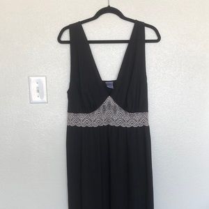 Natori 1X Long Black Silver Lace Nightgown